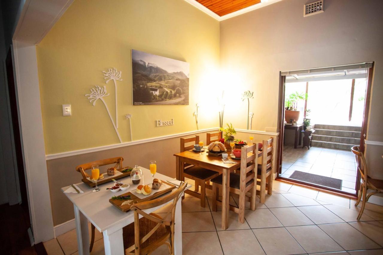 Flametree Guesthouse สเวลเลนดาม ภายนอก รูปภาพ