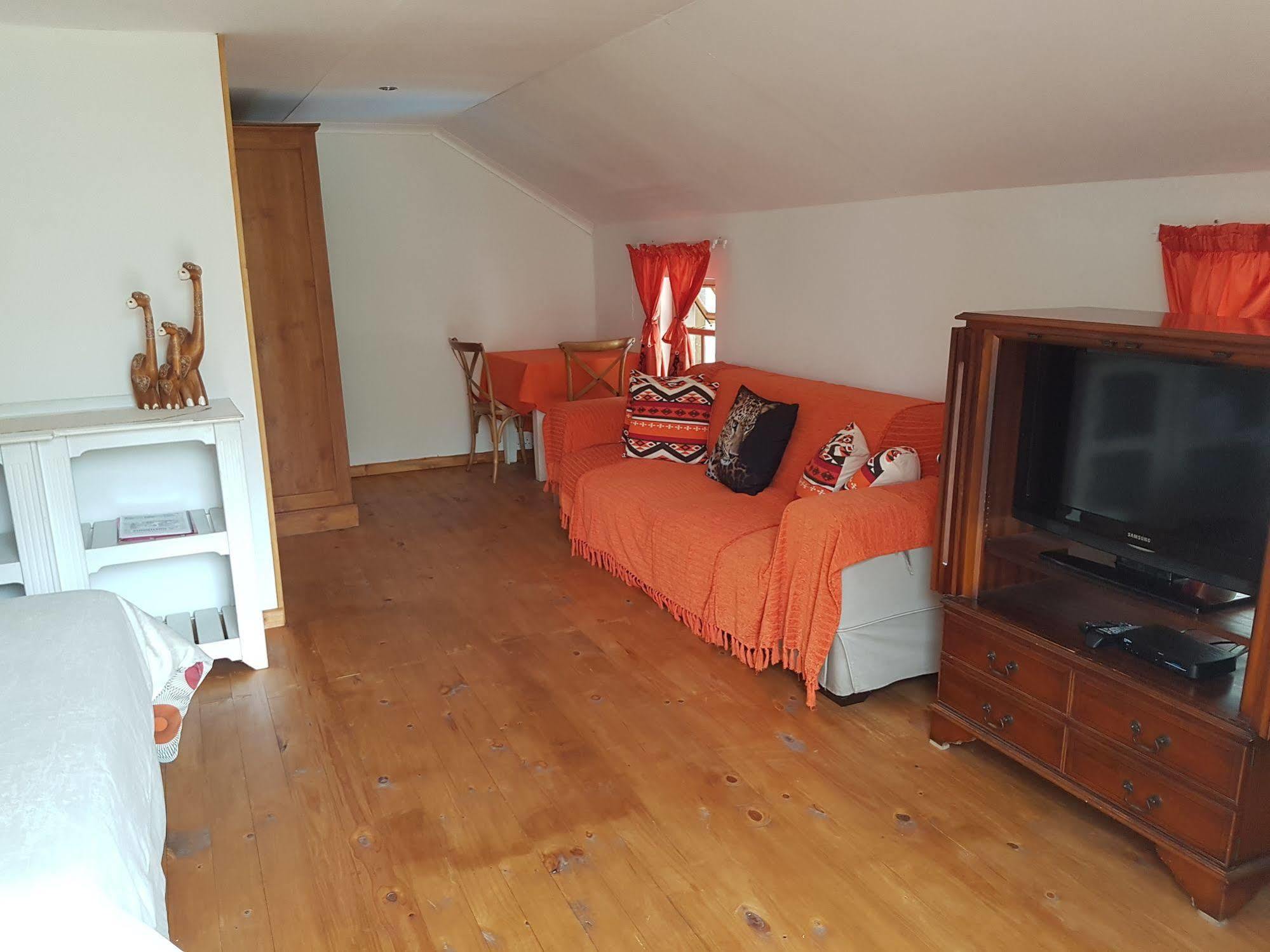 Flametree Guesthouse สเวลเลนดาม ภายนอก รูปภาพ