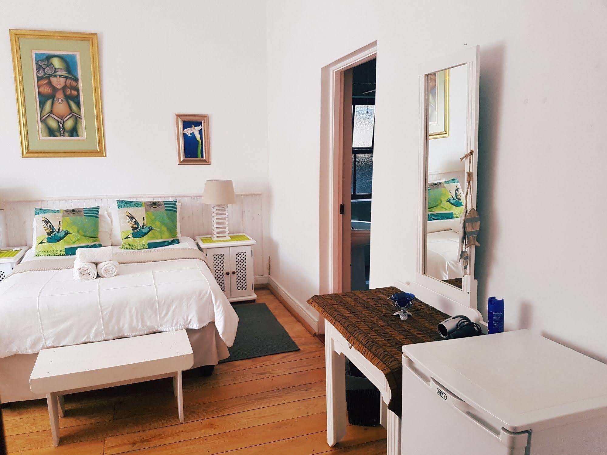 Flametree Guesthouse สเวลเลนดาม ภายนอก รูปภาพ