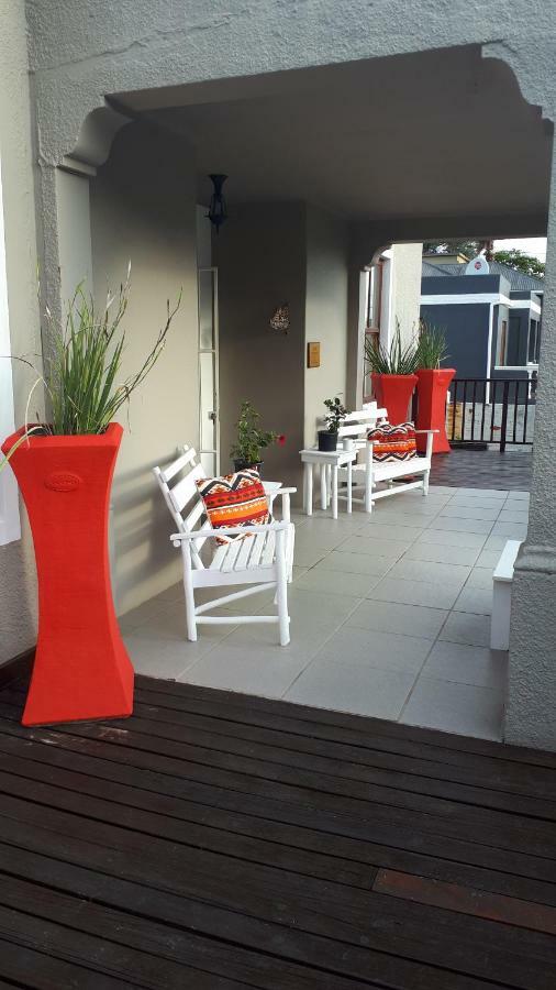 Flametree Guesthouse สเวลเลนดาม ภายนอก รูปภาพ